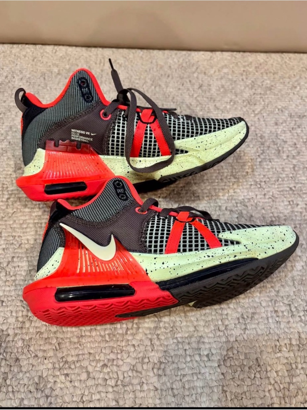 Nike LeBron Witness VII Size 7